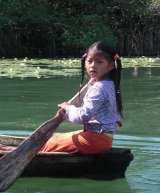 Atemberaubende Bootsfahrt auf dem Rio Dulce